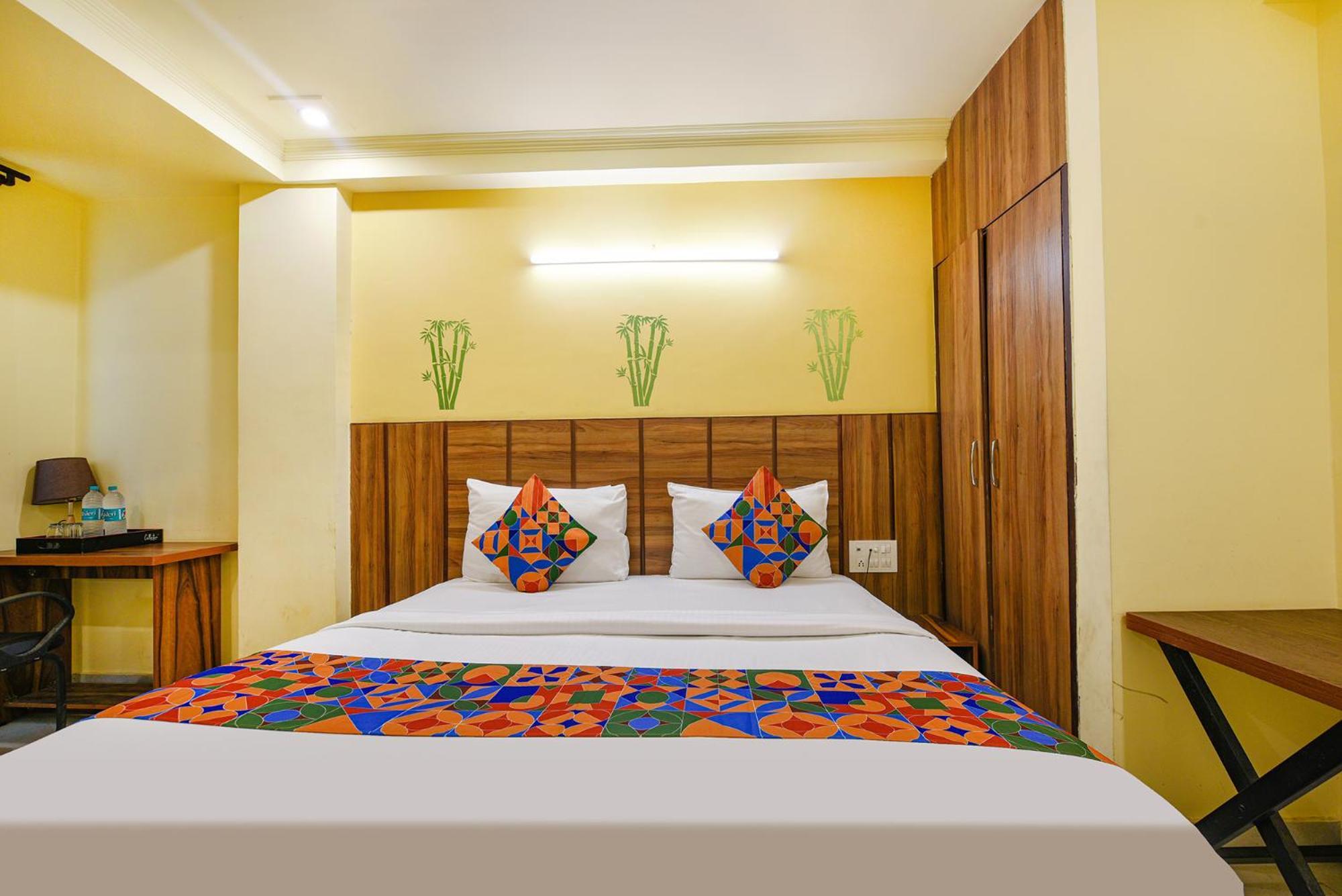 Fabhotel Ishtara Auberge - Nr Yashobhoomi Convention Centre นิวเดลี ภายนอก รูปภาพ