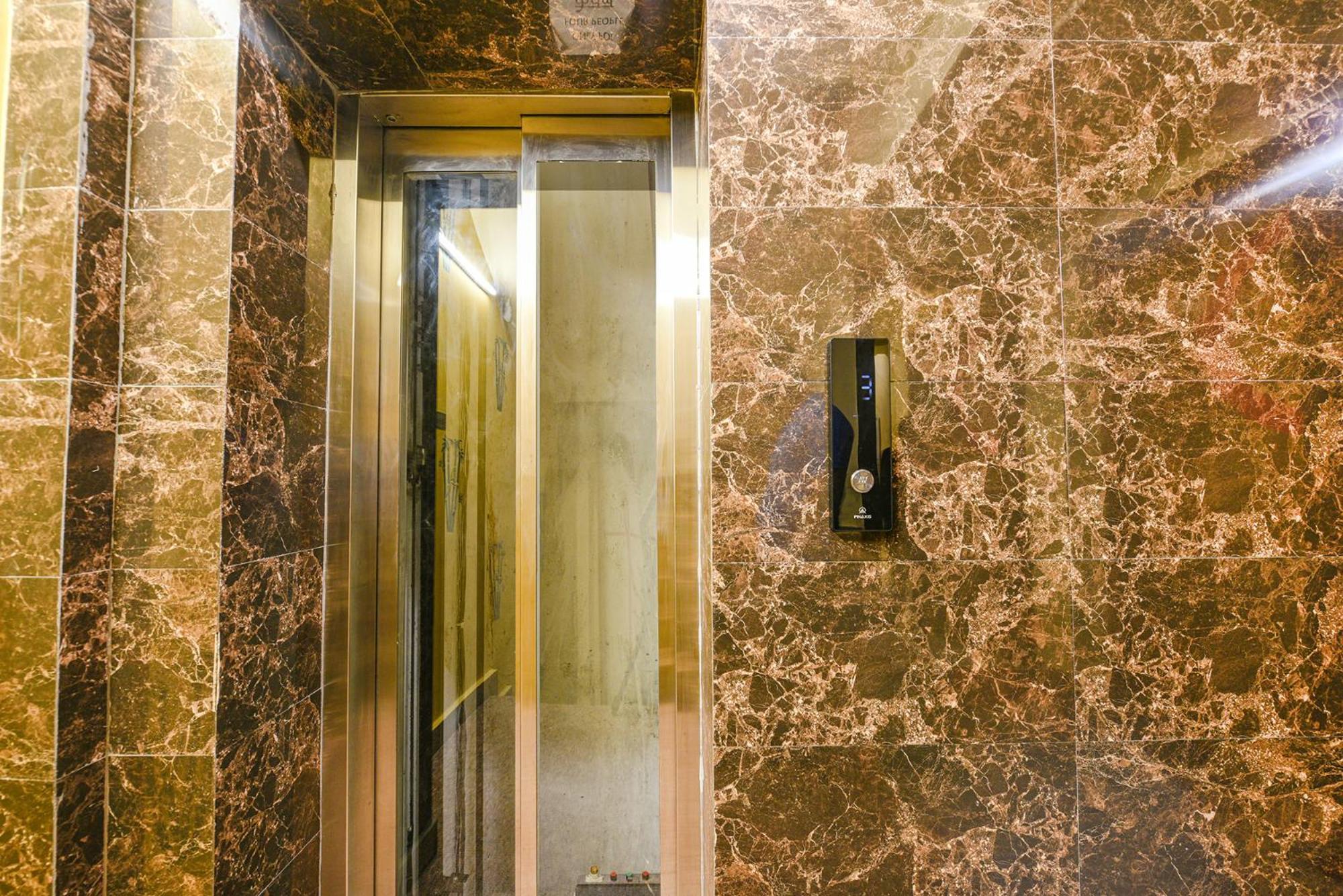 Fabhotel Ishtara Auberge - Nr Yashobhoomi Convention Centre นิวเดลี ภายนอก รูปภาพ